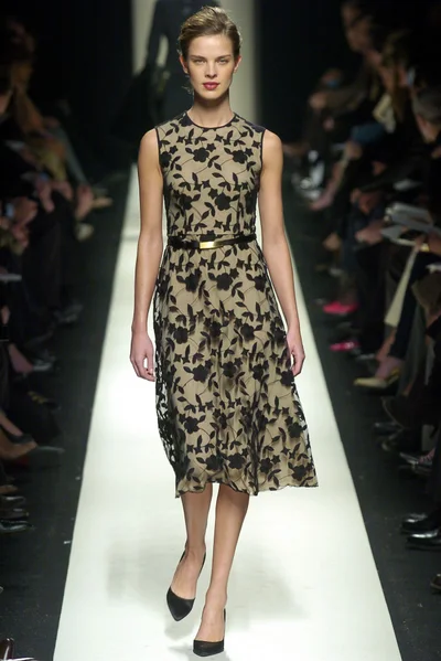 Look 32